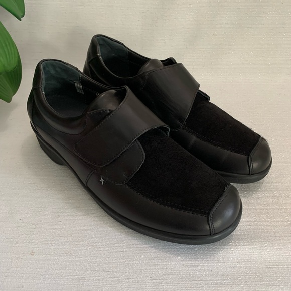 Sensible Black Leather Strap On Comfort Clogs Woman’s 6.5 - Picture 6 of 14